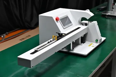 Macchina Avvolgitrice per Nastro Adesivo con Tiratura Filo Lato Singolo JW-303K-1.0m Thumb